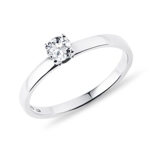 Klasický zásnubní prsten z bílého zlata s diamantem KLENOTA